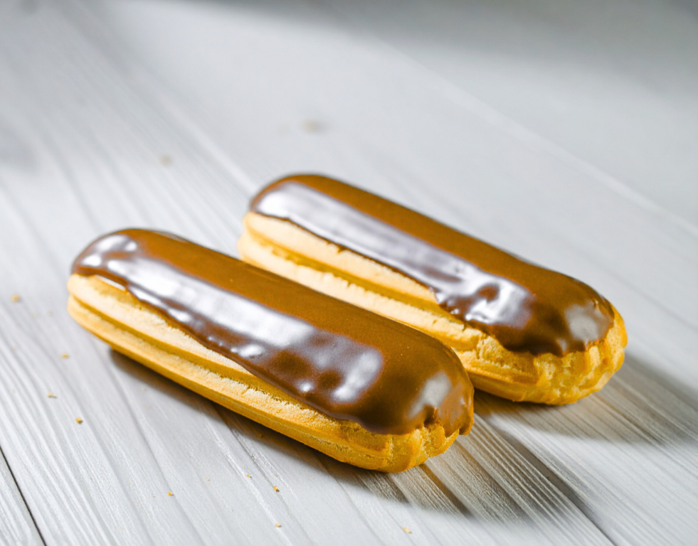 Vanilla & Coffee Éclairs: The Parisian Pâtisserie Atelier